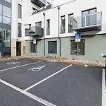 Super - Self Check In, Free Private Parking, Balcony