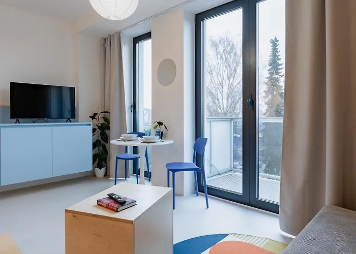 Super - Self Check In, Free Private Parking, Balcony Apartment