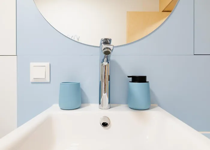 Super - Self Check In, Free Private Parking, Balcony *